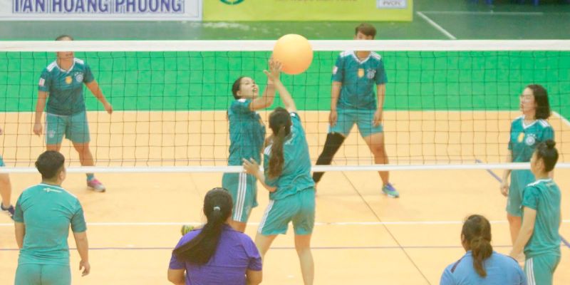 Bóng chuyền hơi là gì và vì sao trở nên phổ biến?