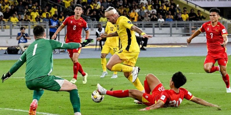 Các vị trí và cầu thủ quan trọng ở khu vực trung lộ