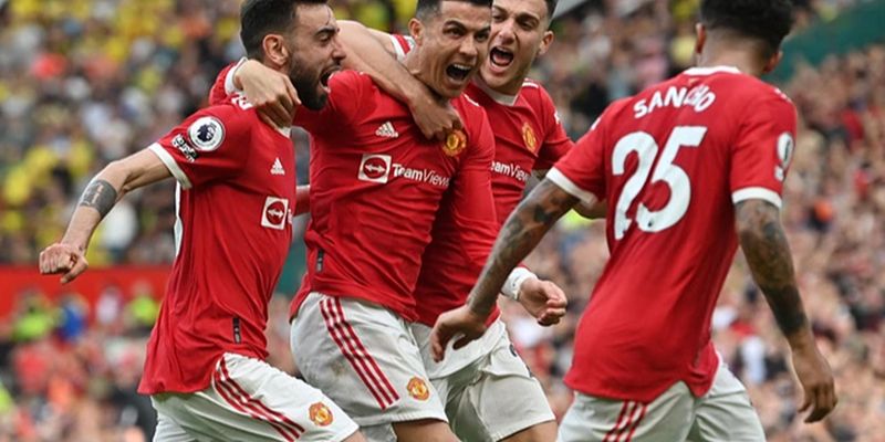 Hat trick trong bóng đá là gì và bắt nguồn từ đâu?
