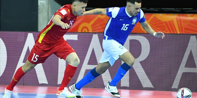 Pivot trong futsal khác gì với bóng đá 11 người?