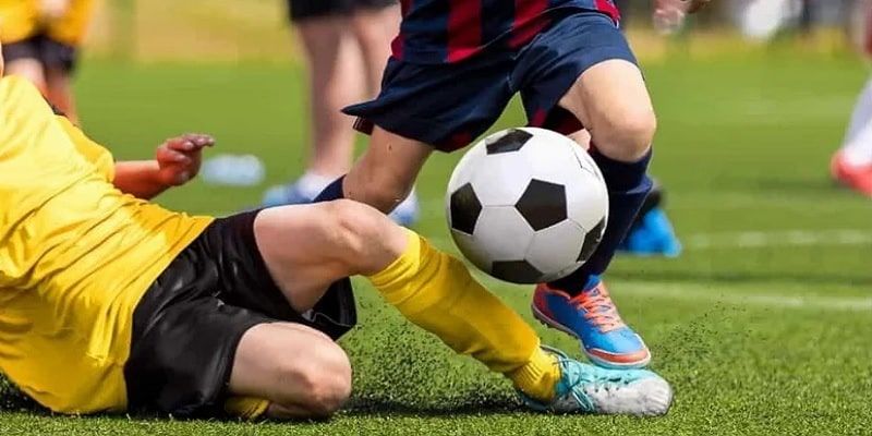 Tackles trong bóng đá là gì và vì sao quan trọng?