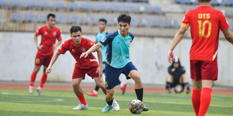 Vai trò chính của LW trong bóng đá là gì